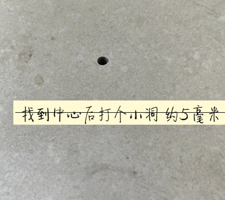 昂昂溪瓷砖空鼓维修公司专业解答在瓷砖铺贴过程中，如果砂料搅拌不均匀，将会带来以下问题